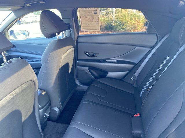 Used 2025 Hyundai Elantra Sport FWD image 17