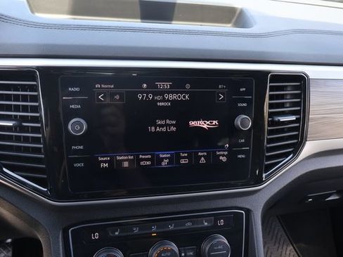 Certified 2023 Volkswagen Atlas Cross Sport SE w/ Black Wheel Package image 24