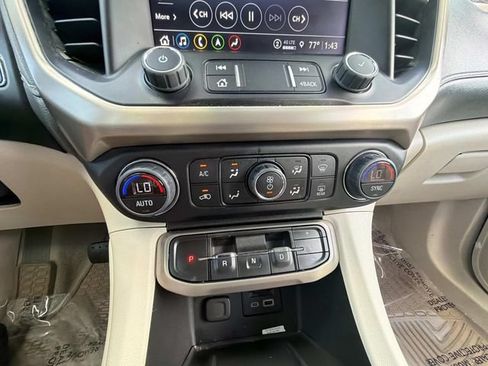 Used 2022 GMC Acadia Denali w/ Denali Technology Package AWD/4WD image 29