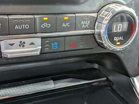 Used 2021 Ford F150 Lariat AWD/4WD image 23