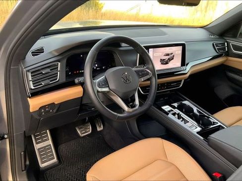 Used 2024 Volkswagen Atlas Cross Sport SEL R-Line image 14