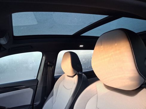 New 2026 Volkswagen Tiguan SE R-Line FWD image 7