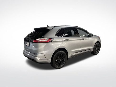 Used 2022 Ford Edge SE w/ Black Appearance Package image 5
