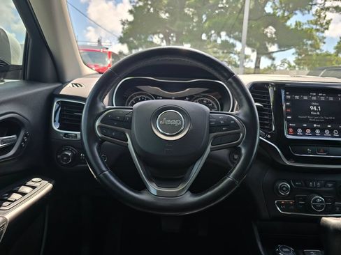 Used 2020 Jeep Cherokee Limited AWD/4WD image 13