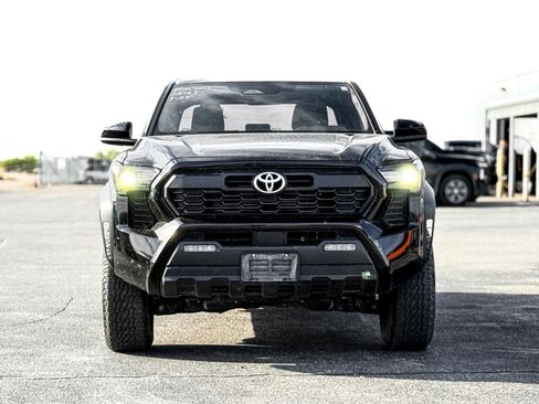 Used 2024 Toyota Tacoma 4x4 Double Cab image 2