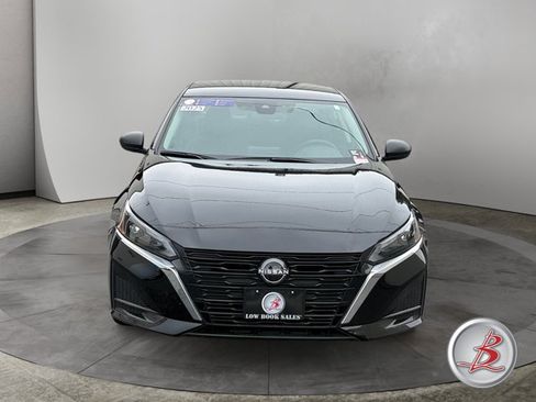Used 2025 Nissan Altima 2.5 SV FWD image 2