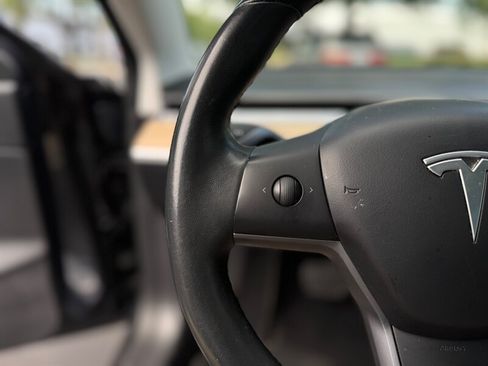Used 2018 Tesla Model 3 Long Range AWD/4WD image 13
