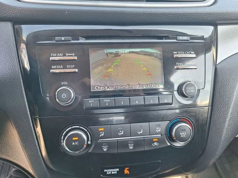 Used 2016 Nissan Rogue S AWD/4WD image 22