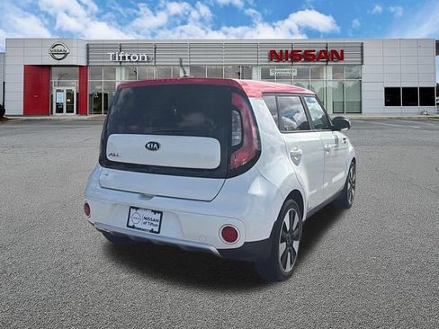 Used 2017 Kia Soul + w/ Designer's Package FWD image 7