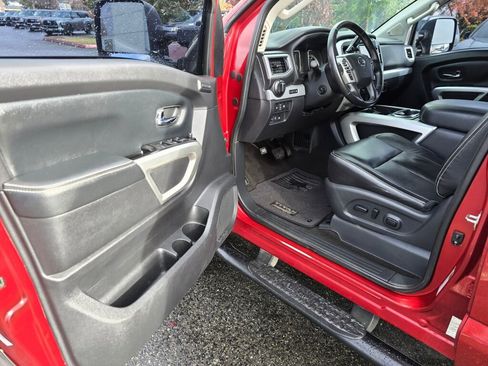 Used 2018 Nissan Titan PRO-4X w/ Pro-4x Convenience Package image 20