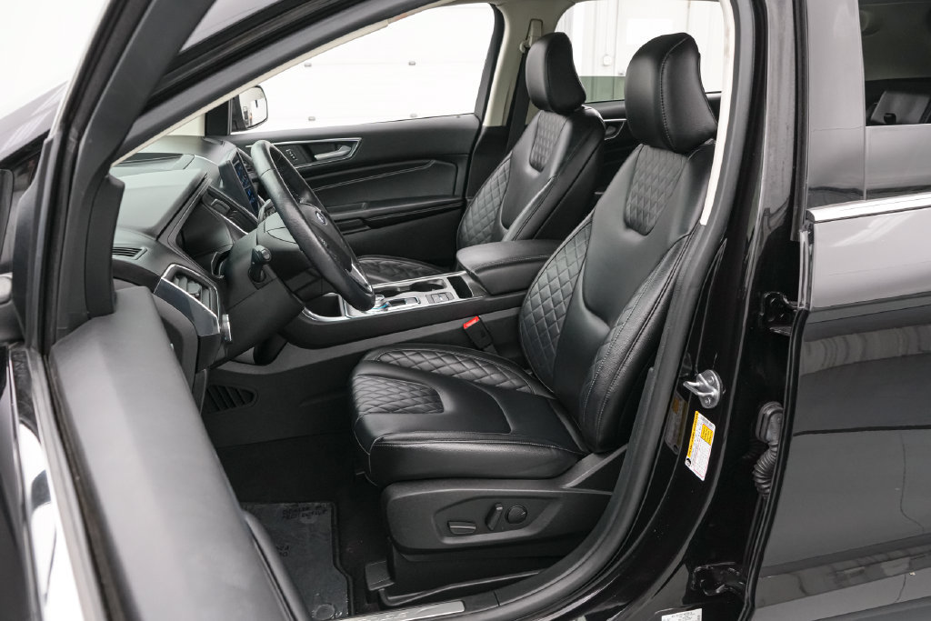 Certified 2023 Ford Edge Titanium AWD/4WD image 11