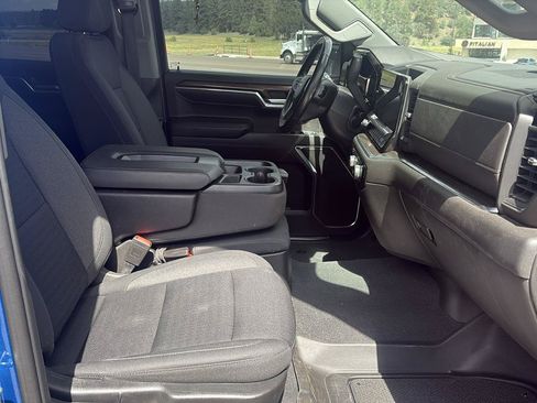 Used 2022 Chevrolet Silverado 1500 LT w/ Protection Package AWD/4WD image 12