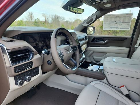 New 2026 GMC Yukon XL Denali w/ Denali Reserve Package image 13