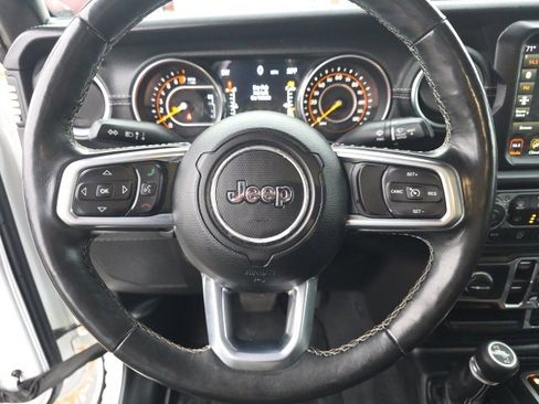 Used 2020 Jeep Gladiator Overland image 12
