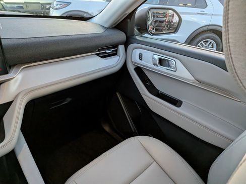 New 2026 Ford Explorer Active w/ Active Comfort Package image 19