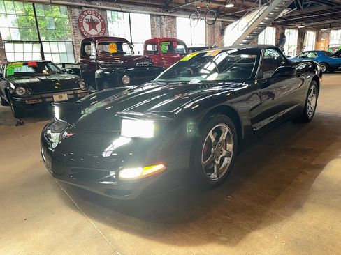 Used 1998 Chevrolet Corvette Convertible w/ Memory Pkg RWD image 6
