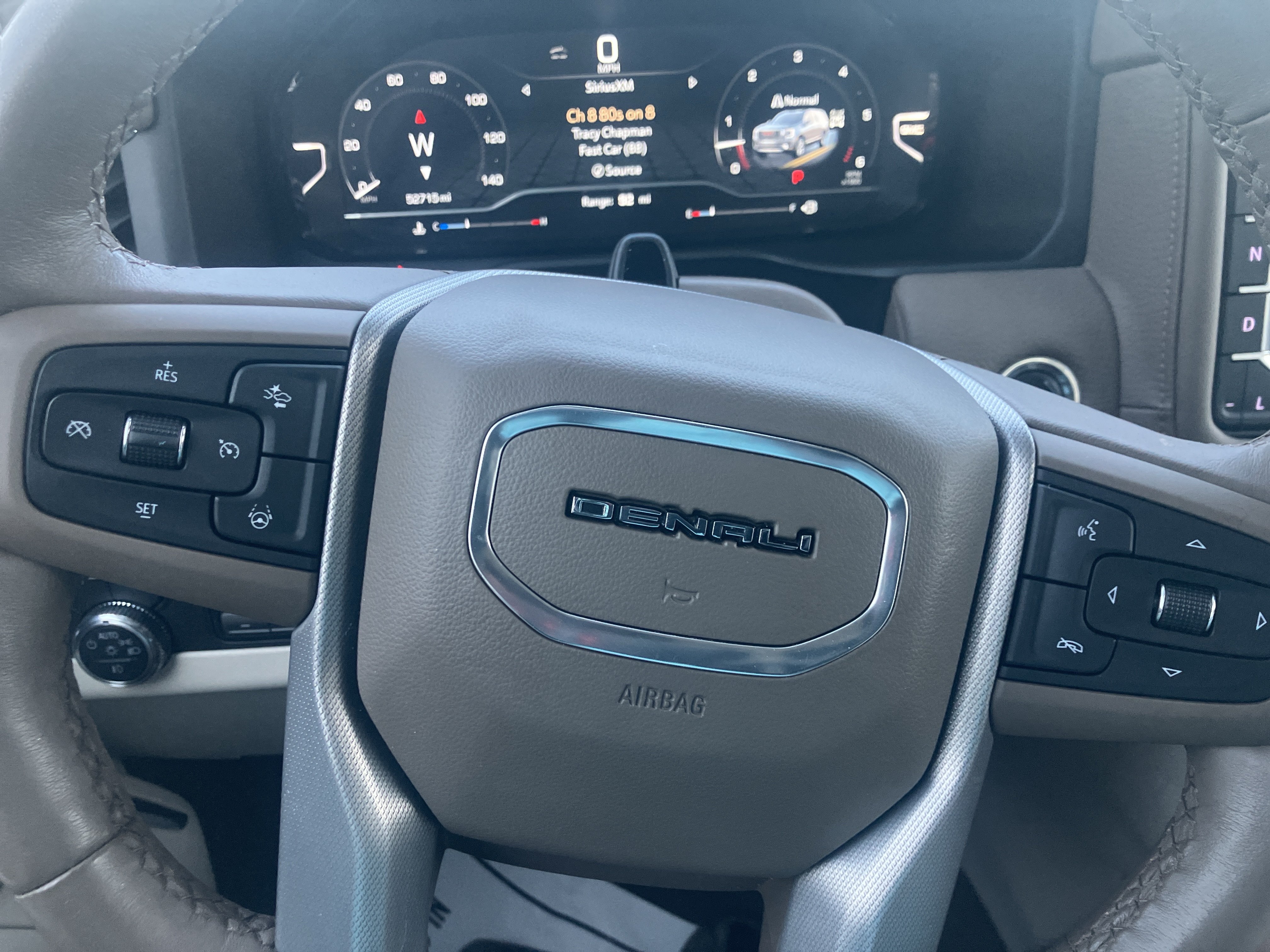 Used 2023 GMC Yukon Denali w/ Advanced Technology Package AWD/4WD image 25
