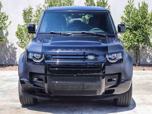 Used 2024 Land Rover Defender 110 X AWD/4WD image 2