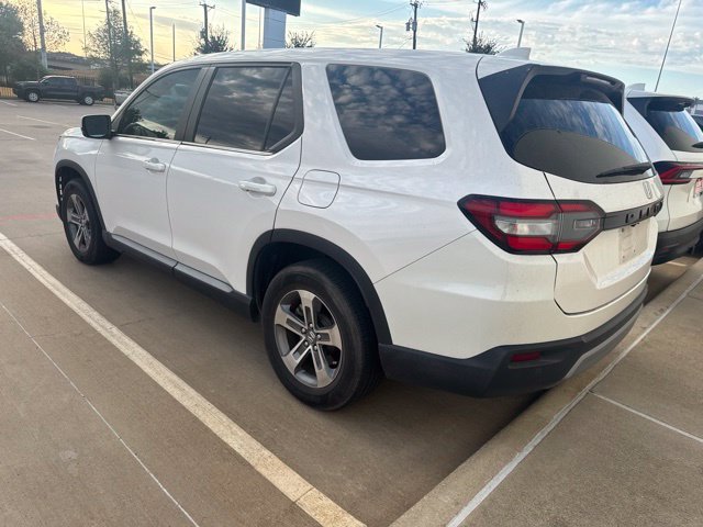 Used 2025 Honda Pilot EX-L image 4
