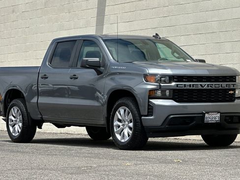 Certified 2021 Chevrolet Silverado 1500 Custom RWD image 2