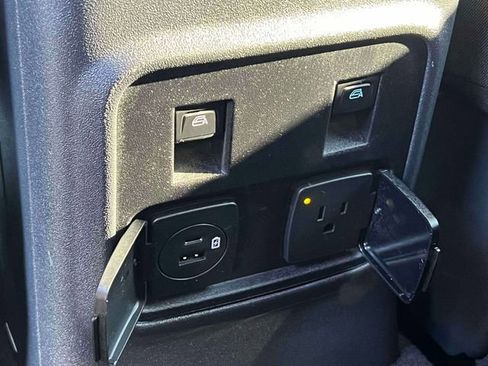 Used 2022 Ford Bronco Wildtrak image 18