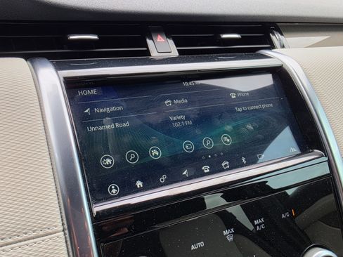 Used 2020 Land Rover Discovery Sport SE R-Dynamic image 41