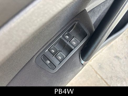 Used 2017 Volkswagen GTI S FWD image 23