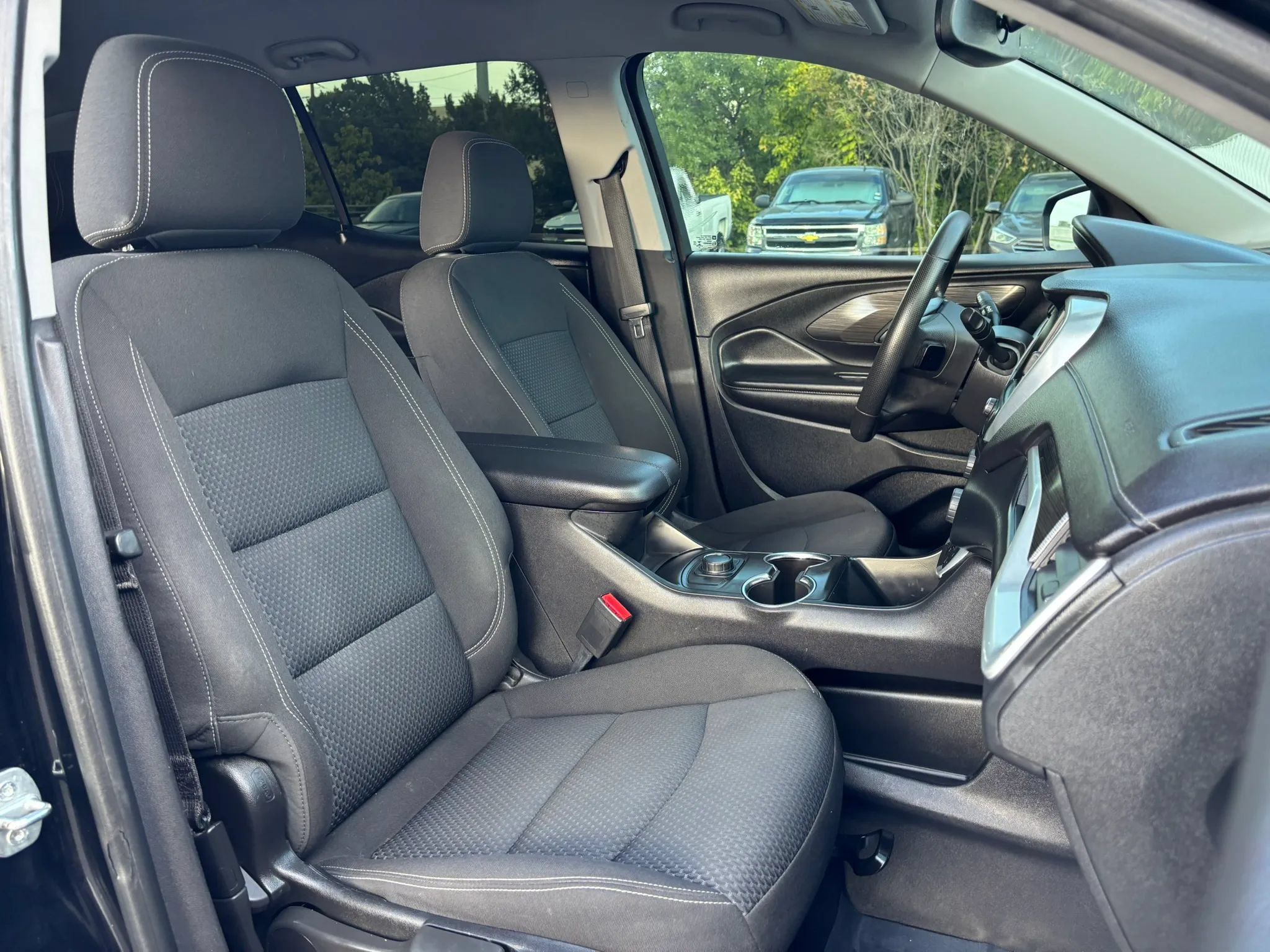 Used 2023 GMC Terrain SLE FWD image 13