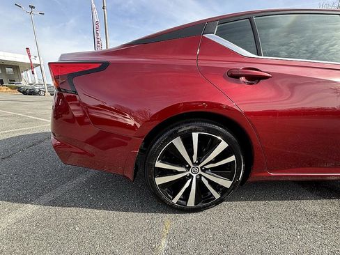 Certified 2022 Nissan Altima 2.5 SR image 13