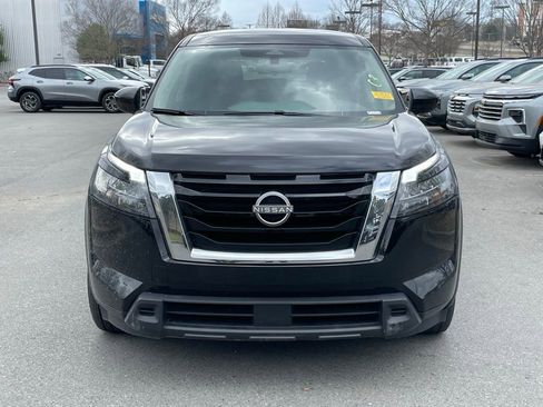 Used 2024 Nissan Pathfinder S image 2