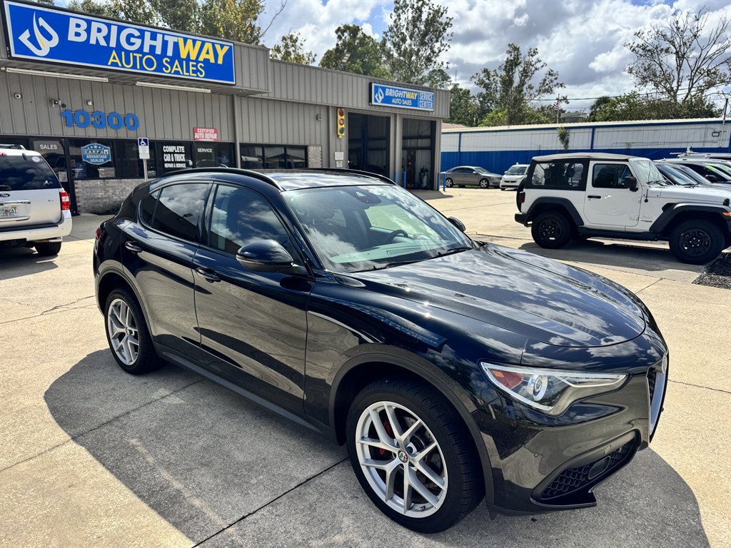 Used 2019 Alfa Romeo Stelvio Sport w/ Quick Order Package 22J Sport AWD/4WD image 3