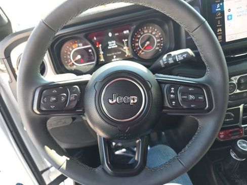 Used 2026 Jeep Wrangler Unlimited Sport AWD/4WD image 11