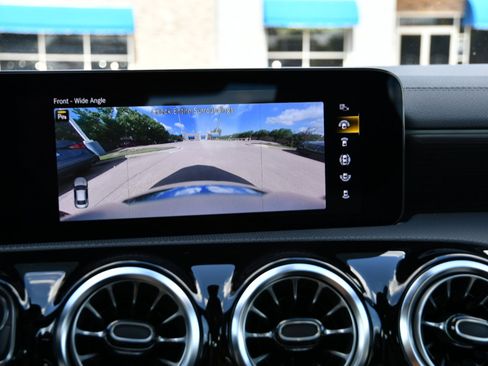 Used 2023 Mercedes-Benz CLA 250 image 23