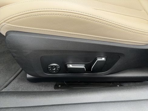 Used 2024 BMW 430i xDrive Convertible w/ M Sport Package AWD/4WD image 15