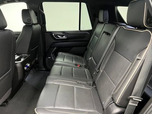 Used 2024 GMC Yukon SLT AWD/4WD image 46