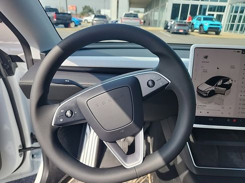 Used 2026 Tesla Model Y Long Range image 5