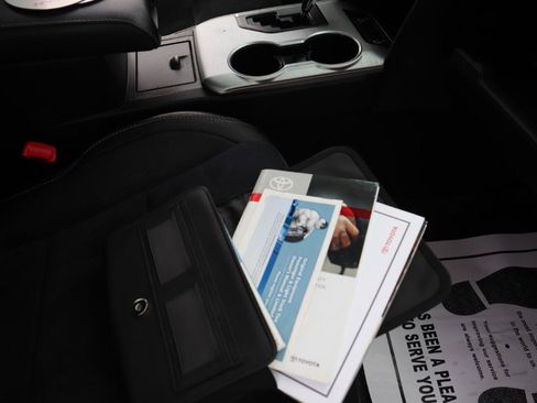 Used 2014 Toyota Camry SE w/ Leather Package FWD image 40