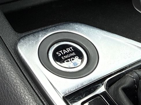 Used 2025 Nissan Sentra SV FWD image 30