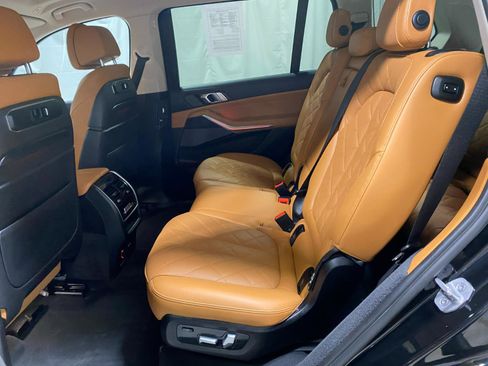 Used 2023 BMW X7 xDrive40i w/ Premium Package image 17