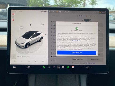 Used 2023 Tesla Model Y AWD image 5