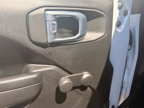 Used 2022 Jeep Wrangler Sport AWD/4WD image 14
