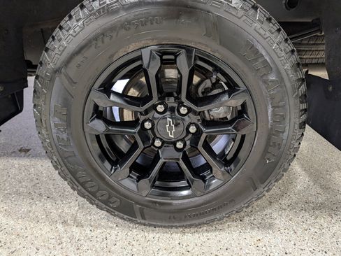Used 2024 Chevrolet Silverado 1500 LT Trail Boss w/ Convenience Package II AWD/4WD image 12