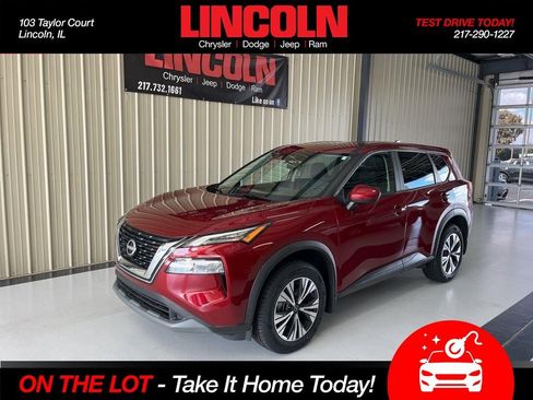 Used 2023 Nissan Rogue SV image 1