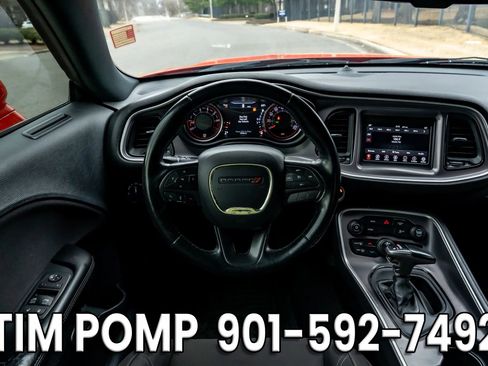 Used 2019 Dodge Challenger SXT image 16