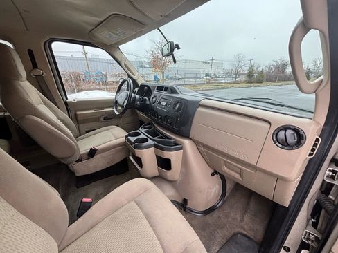 Used 2013 Ford E-350 and Econoline 350 XLT image 31