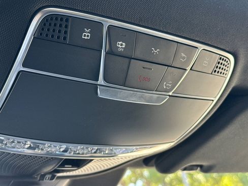 Used 2019 Mercedes-Benz S 560 Sedan image 23