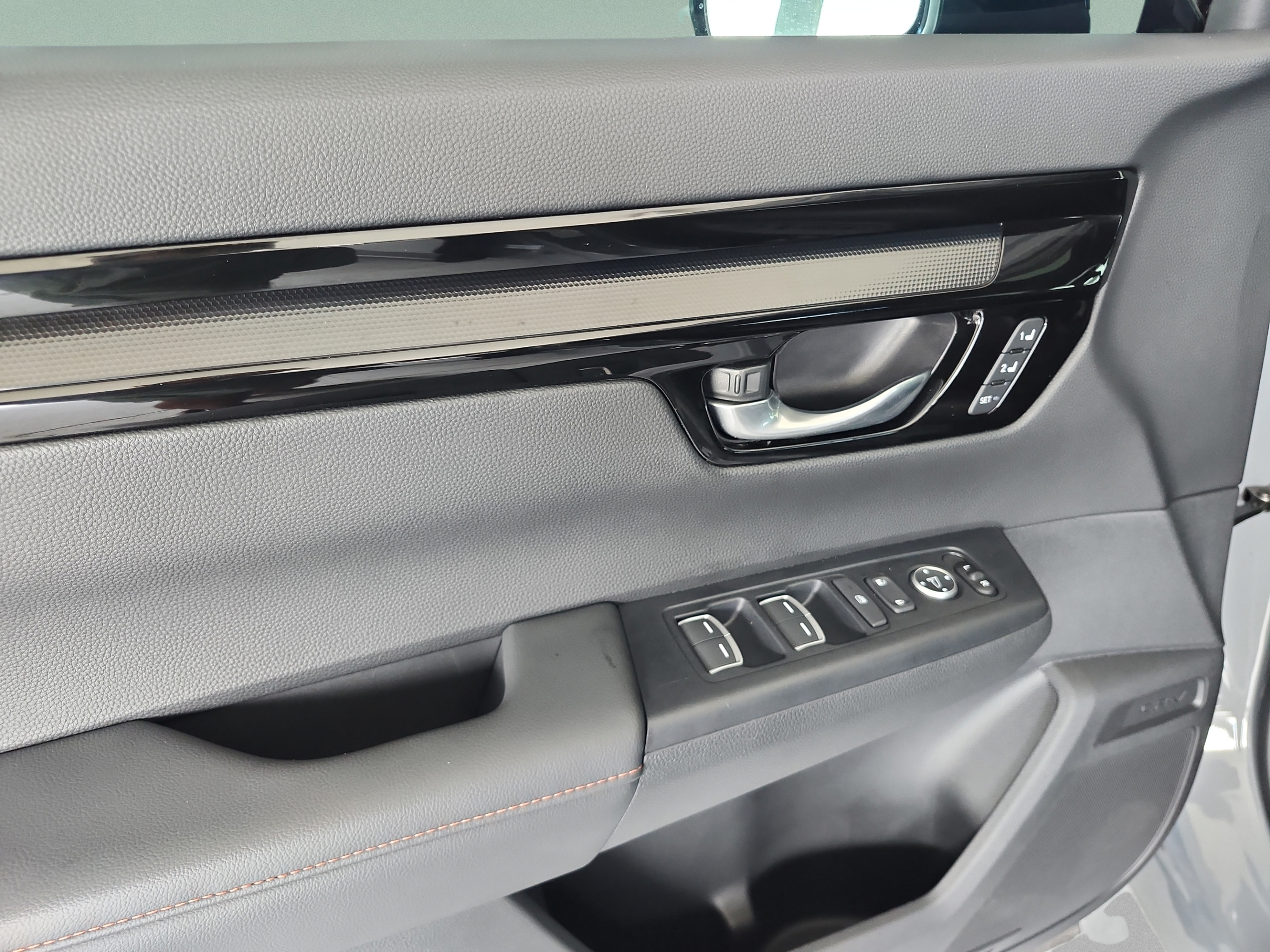 Used 2025 Honda CR-V Sport Touring image 17