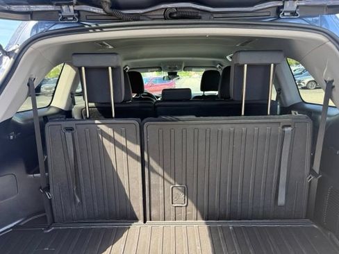 Used 2018 Toyota Highlander LE AWD/4WD image 25