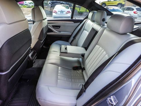 Used 2015 BMW M5 RWD image 40