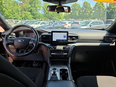 Used 2020 Ford Explorer XLT AWD/4WD image 12
